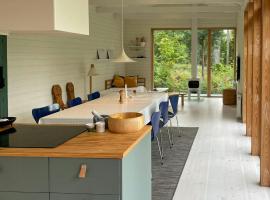 Blidö में, होटल Archipelago Cottage Surrounded By Forest On Blidö