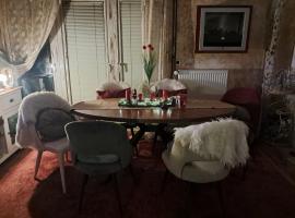 ART ROOM in Rose resort, ξενοδοχείο στη Λιουμπλιάνα