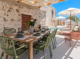 Casa Karinea - Serene Stone House Retreat, hotel in Áyios Vasílios