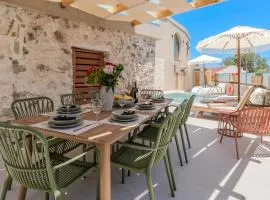 Casa Karinea - Serene Stone House Retreat