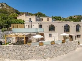 Casa Karinea - Serene Stone House Retreat