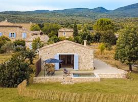 Radegonde - Maison de charme avec piscine, ξενοδοχείο σε Rustrel