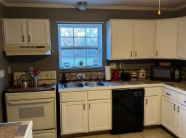 Fireflies and night skies!, hotel in French Lick