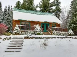 Game Room, Deck! Cozy Ski Cabin Near Sugarloaf