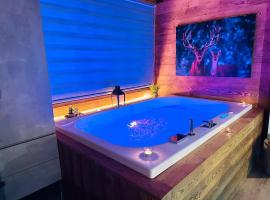 Bijoux Des Alpes - Mont Blanc Village, hotel com piscina em La Salle