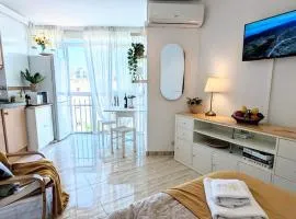 Seaview Studio in Benalmádena right by the beach