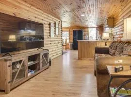 Hike, Golf and Explore Pet-Friendly Apt in Etowah