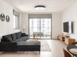 O&O Group - Sea View Tower - 32nd Floor Parking, hôtel à Bat Yam