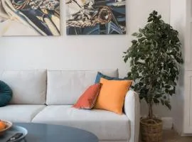 Luxury Top Floor, Balcony and Easy 24h Check-in