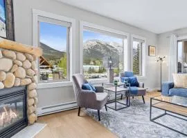 Newly Renovated 3BR Condo with Hot Tub and MTN Views