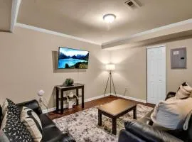 Spacious 3 bed 3 bath Apartment No stairs