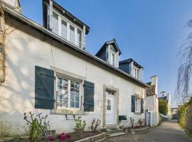 Loki Rivoli Cottage, hotel in Locquirec