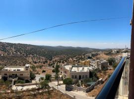 شقة للأيجار في عجلون راس منيف, hotel em Ajlun
