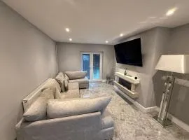 3 bedroom modern spacious house Ditchingham