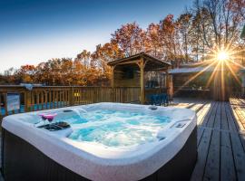 Resort-Style - Pool - Hot Tub - Loft - Game Room, hotel a Blakeslee
