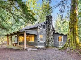 Lolo Bear Cabin Rustic Pets OK Mt Hood retreat