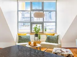 Scandi City Loft, Jacuzzi, Balcony, AirCon