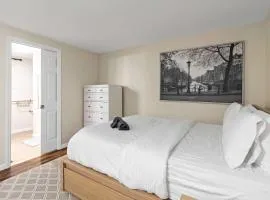 Ground-Floor Forest Park Studio with Parking & Washer Dryer