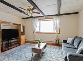 All-American classic,18 min to Manhattan, hotel in Carlstadt