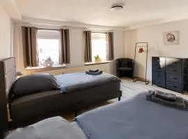 Schiefe Altbauvilla in zentraler Lage, Monteurunterkunft Oldenburg