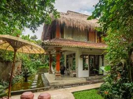 Barong Retreat Villa Ubud with Hammock Terrace, Garden & Koi Pond