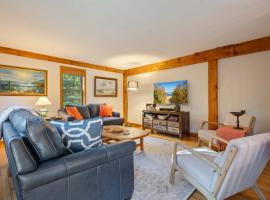 The House on Cranberry - For 8, Hotel in Kennebunk