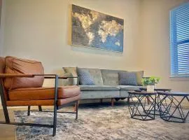 Modern A plus Location KINGbed pool gym