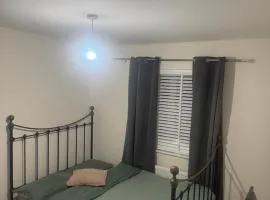 Large Cozy Room in Bute House