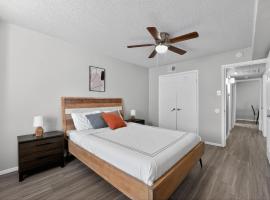 Cozy 2 Bed 2 Bath Getaway The Paxton, хотел в Audelia