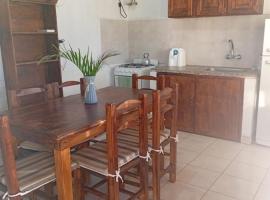 Nde roga, hotel in Colonia Carlos Pellegrini