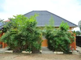 Little Flowers Motel