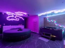 Logement paradis jacuzzi cinéma