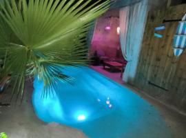 Mas L'Escale des Dentelles, ξενοδοχείο σε Aubignan