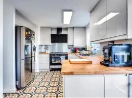 Games Room, Sleeps 11, Gated Parking, WiFi