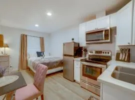 Nurse-Ready Rental 10 Mi to Dtwn Riverside!