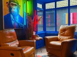 The Funky Hideaway with Hot Tub