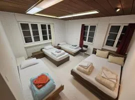 Privat Grosse Zimmer-Merkur- in Altstadt Chur