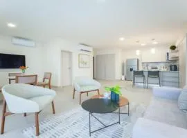 Modern Studio Rental w Park Views in Panama City