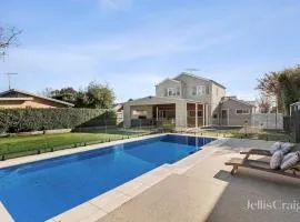 Pool House Barwon Heads 4 bedroom 2 bathroom Pool Great Yard Family friendly
