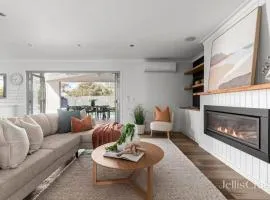 Pool House Barwon Heads 4 bedroom 2 bathroom Pool Great Yard Family friendly