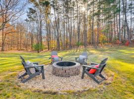 River, Trails and Wine! Group Retreat Near Mt Airy, hotel v destinaci Pilot Mountain