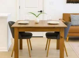 Worker friendly A plus Location Warm and Cozy