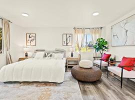 Near DTLA Gem Stylish Private Suite w King bed, ξενοδοχείο σε Monterey Park
