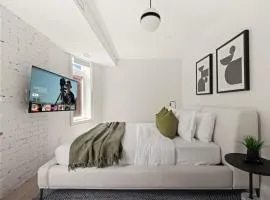 Cozy Parkside Getaway Steps to Transit & Lake