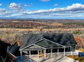 Skycrest Cabin - Mountain Views, Hot Tub, Sauna