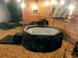 Secret Heated Dome, Hot Tub,Firepit Projector in Lincoln, hotel v destinaci Lincoln