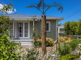 Art Cottages - Three Private Suites in Oneroa, hotel in Waiheke Island