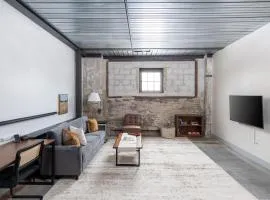 Spacious 1BR Near Fiserv with Rooftop, Gym, and Parking