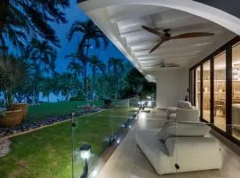 Seaside Hideaway Walk to Playa Flamingo Marina