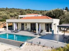 Kristi by Vintage Travel